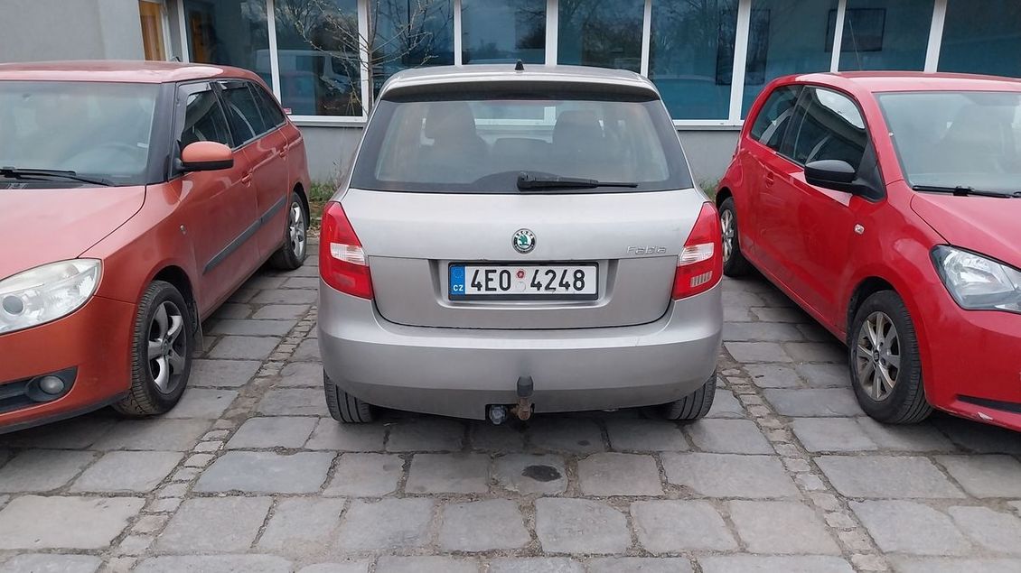 SATIRA: Stát zradil Motoristy, nepošle peníze na silnice - Médium.cz